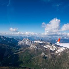 Flugwegposition um 14:57:52: Aufgenommen in der Nähe von Gemeinde Tarrenz, 6464 Tarrenz, Österreich in 2573 Meter